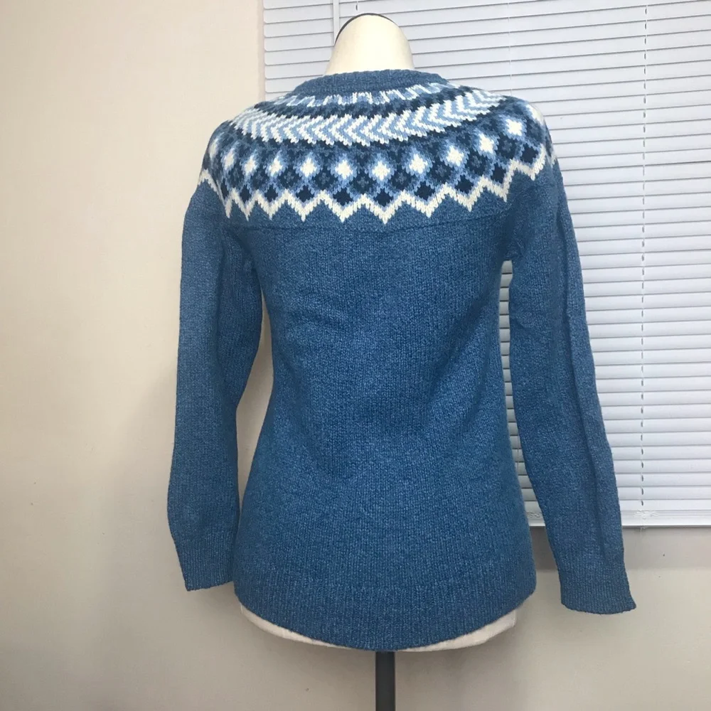 L L Bean Fair Isle Knit Pullover Sweater Women’s Size M Color Blue Round Neck - Picture 12 of 14